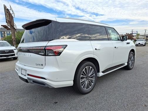 2026 INFINITI QX80 LUXE