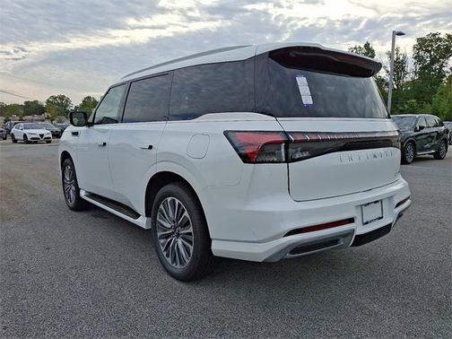2026 INFINITI QX80 LUXE