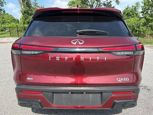2024 INFINITI QX60 LUXE