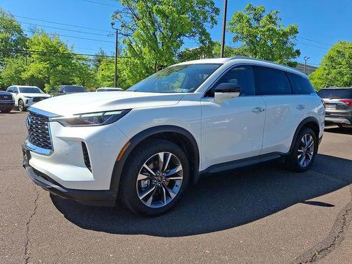 Majestic White 2023 INFINITI QX60 Luxe
