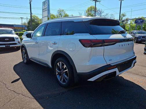Majestic White 2023 INFINITI QX60 Luxe