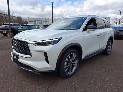 2022 INFINITI QX60 LUXE