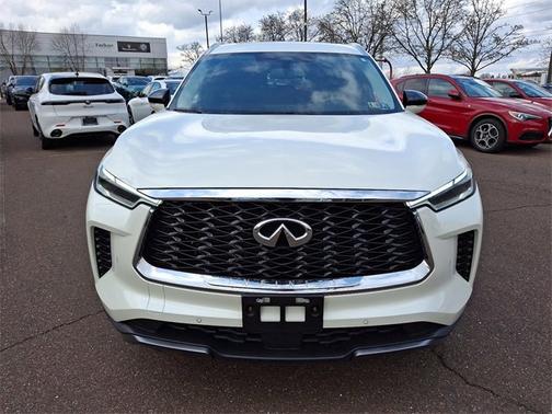 2022 INFINITI QX60 LUXE