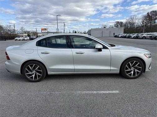 2019 Volvo S60 Momentum