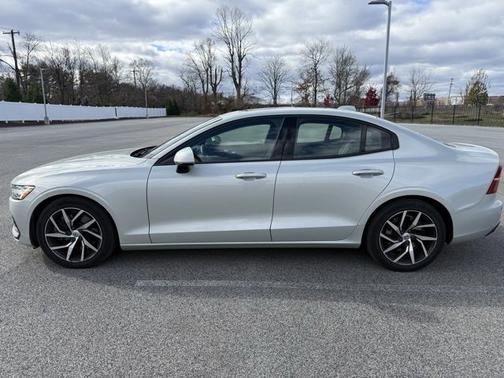 2019 Volvo S60 Momentum