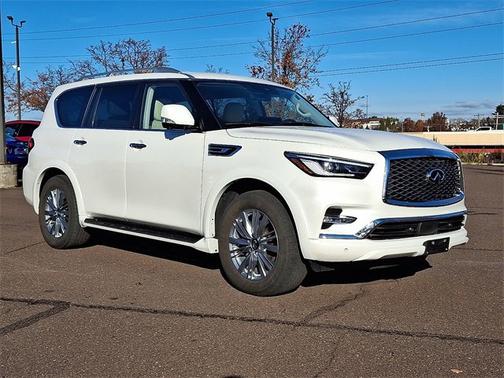 2022 INFINITI QX80 LUXE