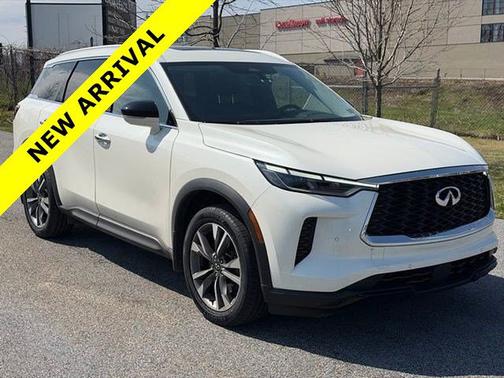 Majestic White 2023 INFINITI QX60 LUXE