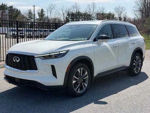 Majestic White 2023 INFINITI QX60 LUXE