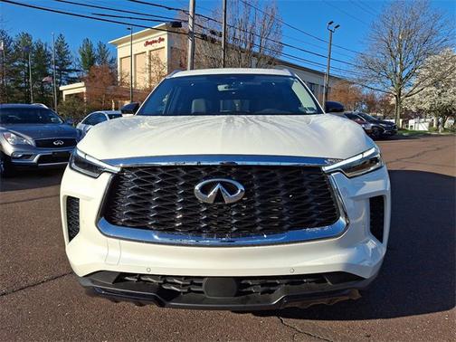 2024 INFINITI QX60 LUXE