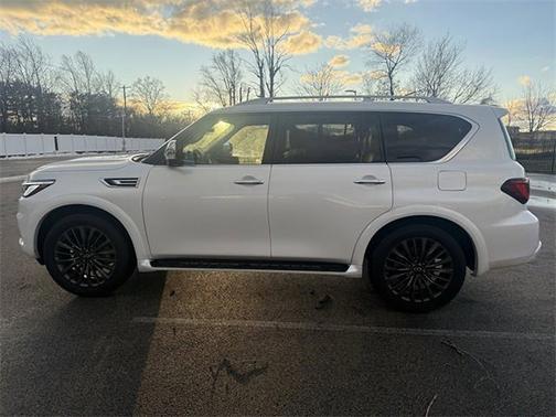 2024 INFINITI QX80 SENSORY