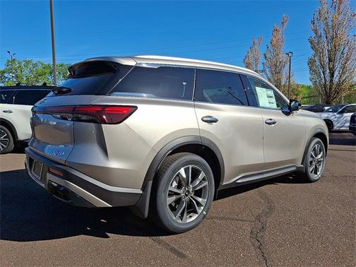 2025 INFINITI QX60 LUXE