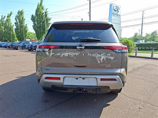 2023 Nissan Pathfinder Platinum