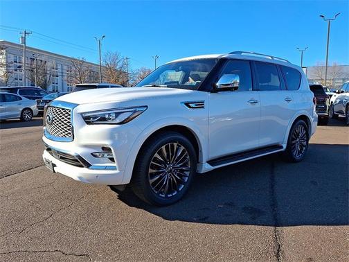 2024 INFINITI QX80 SENSORY