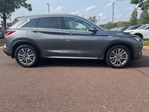 2024 INFINITI QX50 LUXE