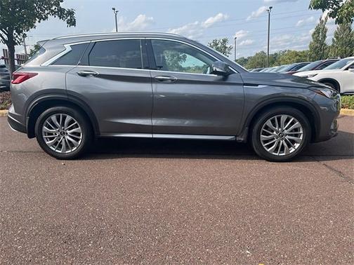 2024 INFINITI QX50 LUXE