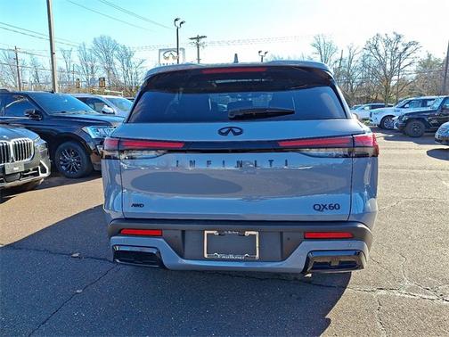 2025 INFINITI QX60 LUXE