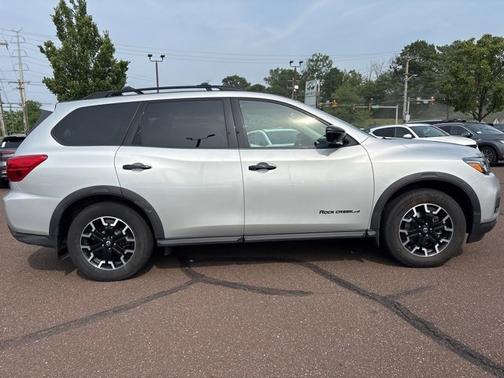 2020 Nissan Pathfinder SL