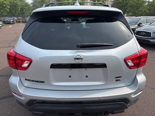 2020 Nissan Pathfinder SL