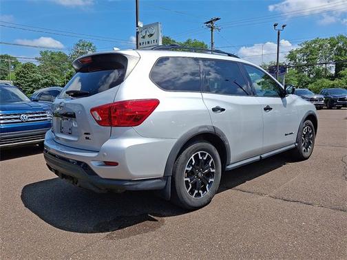 2020 Nissan Pathfinder SL