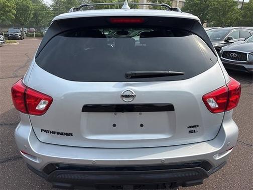 2020 Nissan Pathfinder SL