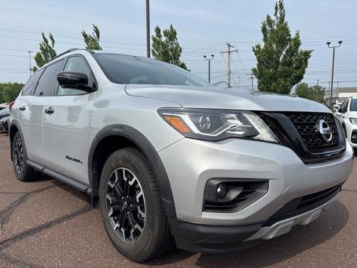 2020 Nissan Pathfinder SL