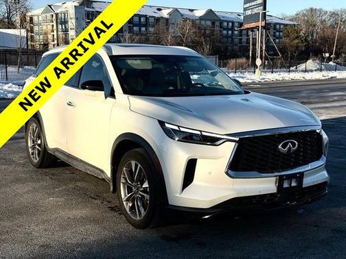2023 INFINITI QX60 LUXE