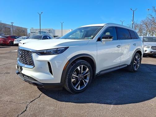 2023 INFINITI QX60 LUXE