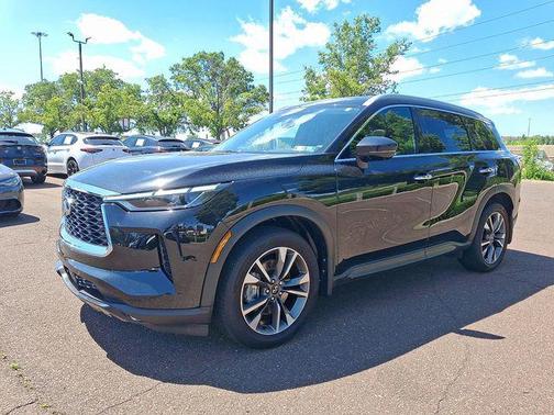 Mineral Black 2025 INFINITI QX60 Luxe