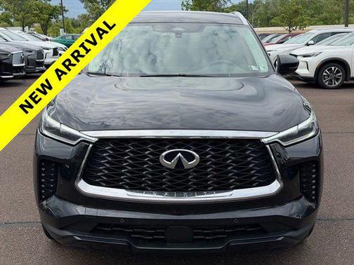 Mineral Black 2025 INFINITI QX60 Luxe