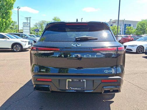 Mineral Black 2025 INFINITI QX60 Luxe