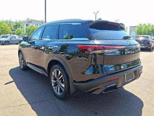 Mineral Black 2025 INFINITI QX60 Luxe