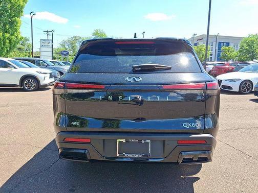 Mineral Black 2025 INFINITI QX60 Luxe