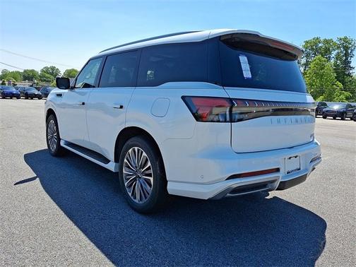 2025 INFINITI QX80 LUXE