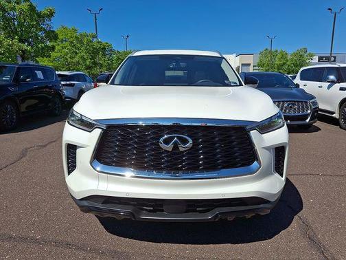Majestic White 2023 INFINITI QX60 Luxe