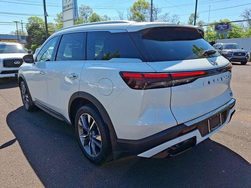 Majestic White 2023 INFINITI QX60 Luxe