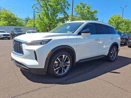 Majestic White 2023 INFINITI QX60 Luxe