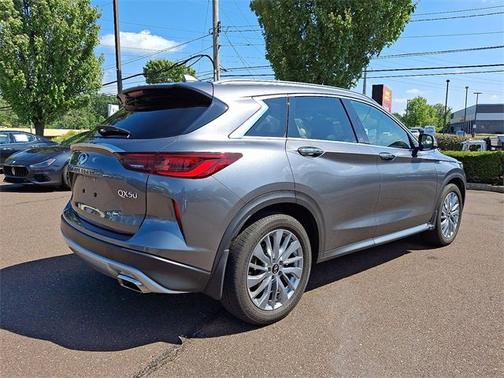 2024 INFINITI QX50 LUXE