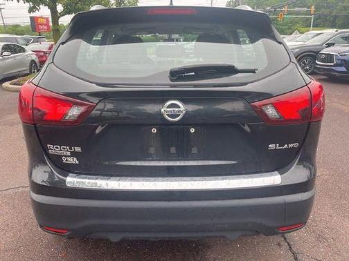 Magnetic Black 2017 Nissan Rogue Sport SL