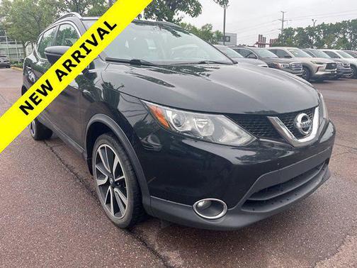 Magnetic Black 2017 Nissan Rogue Sport SL