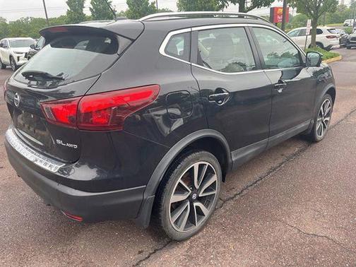 Magnetic Black 2017 Nissan Rogue Sport SL