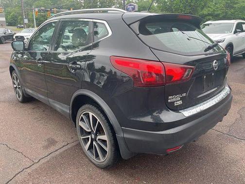 Magnetic Black 2017 Nissan Rogue Sport SL