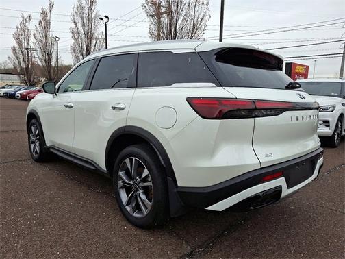 2024 INFINITI QX60 LUXE