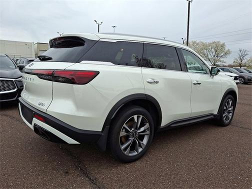 2024 INFINITI QX60 LUXE