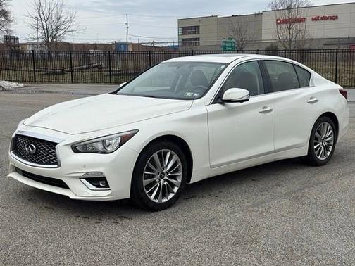 2023 INFINITI Q50 LUXE