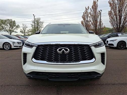 2024 INFINITI QX60 LUXE