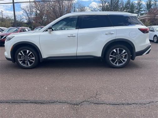 2024 INFINITI QX60 LUXE