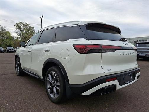 2024 INFINITI QX60 LUXE