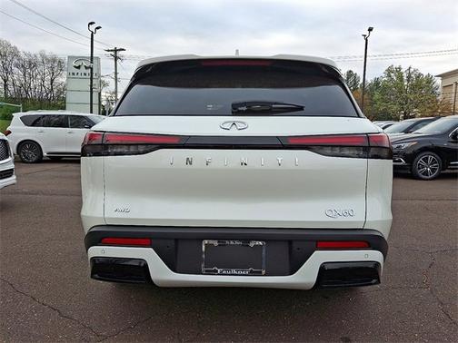 2024 INFINITI QX60 LUXE