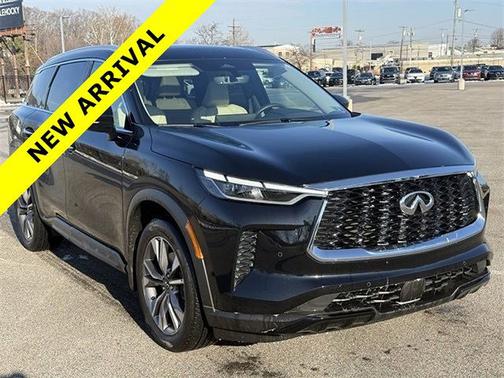 2023 INFINITI QX60 LUXE