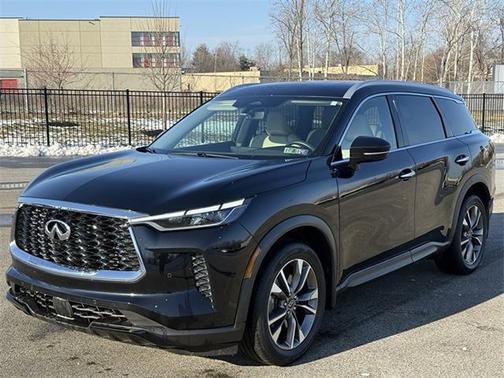 2023 INFINITI QX60 LUXE